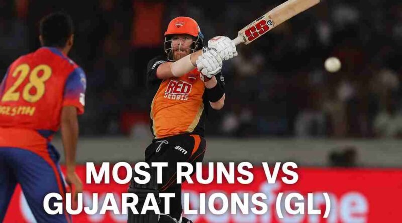 David Warner hitting boundaries vs GL in IPL