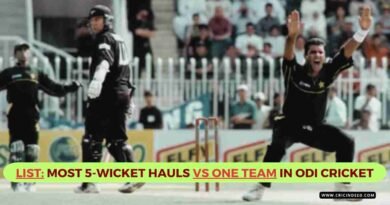 waqar younis picking a new zealand wicket in odi cricket match